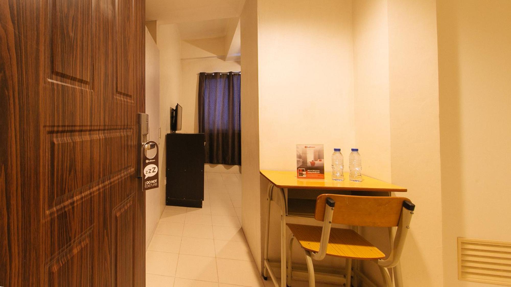 RedDoorz Plus @ E Rodriguez Corner Banawe Quezon City Exterior foto