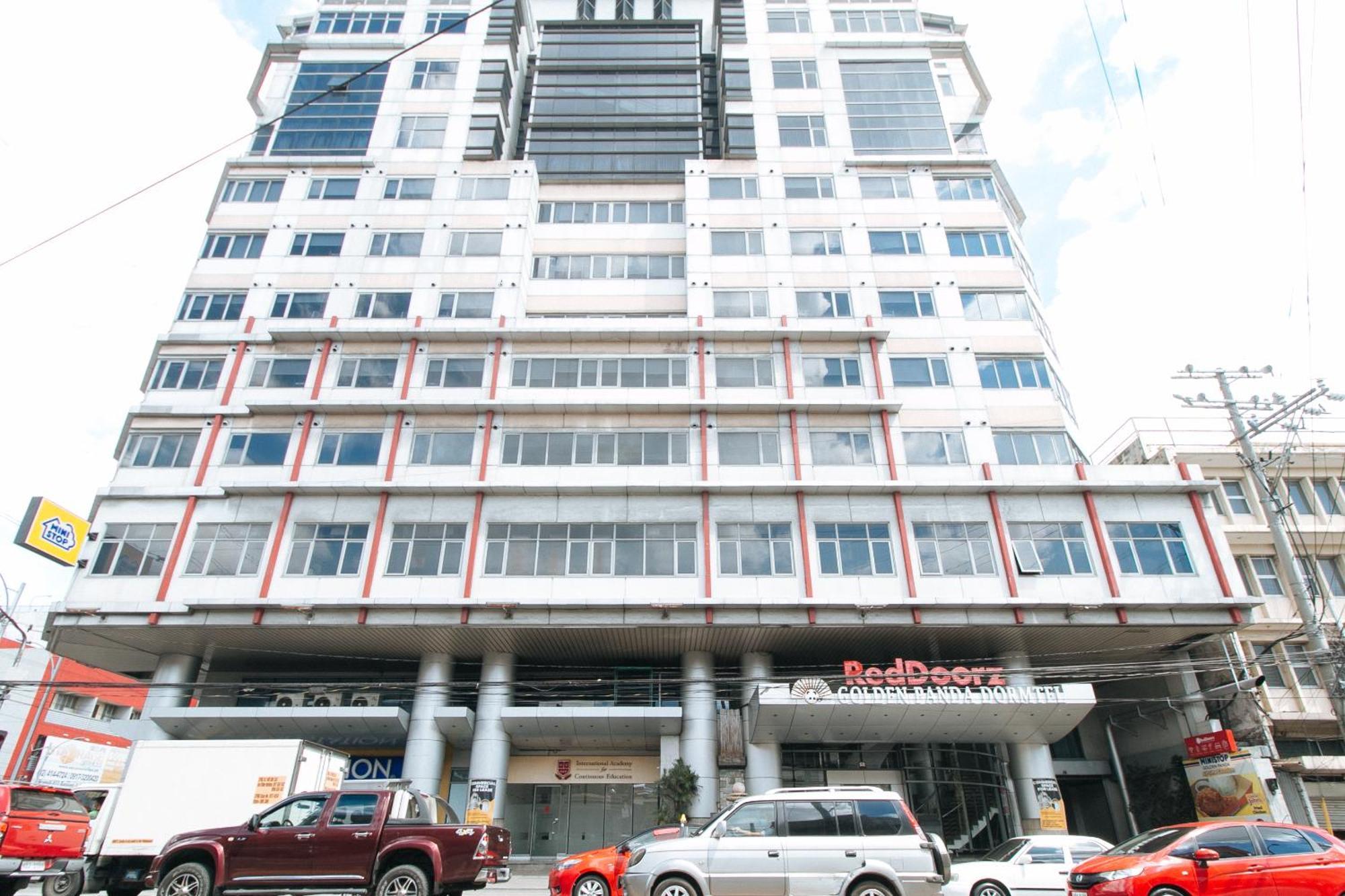 RedDoorz Plus @ E Rodriguez Corner Banawe Quezon City Exterior foto